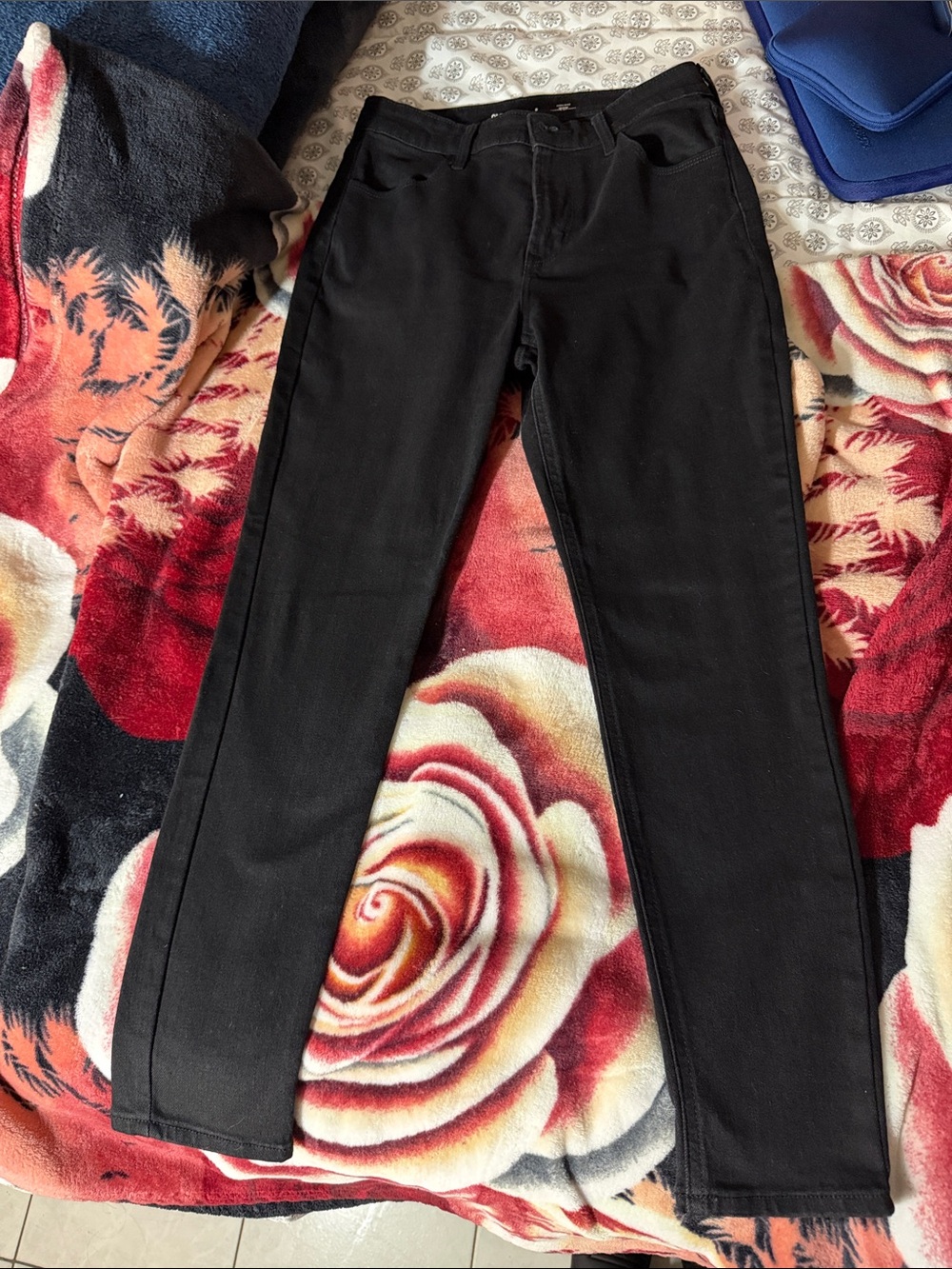 Old Navy Black High-Rise Super-Skinny Jeans